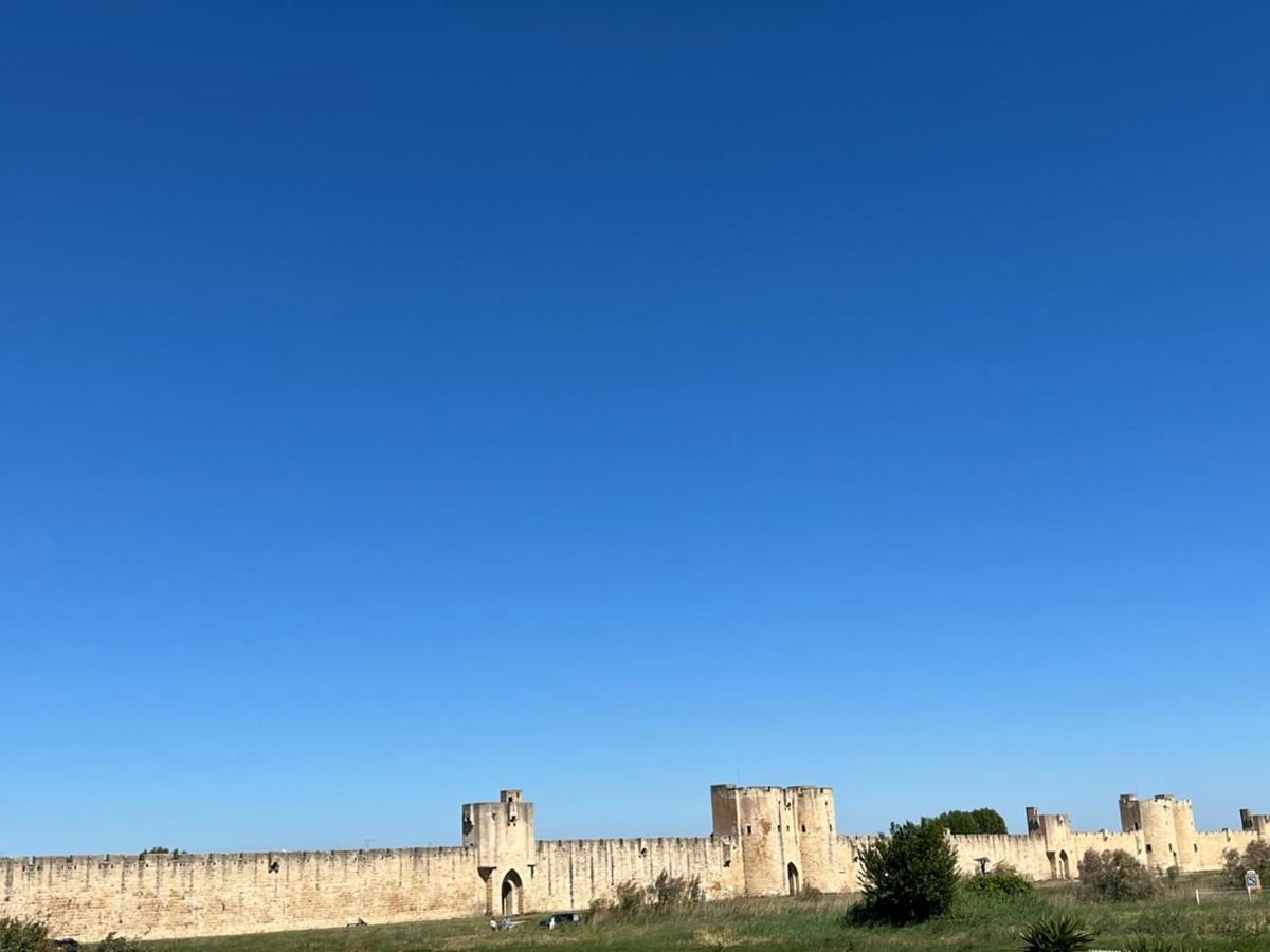 Hotel Le Medieval Aigues-Mortes Exterior foto