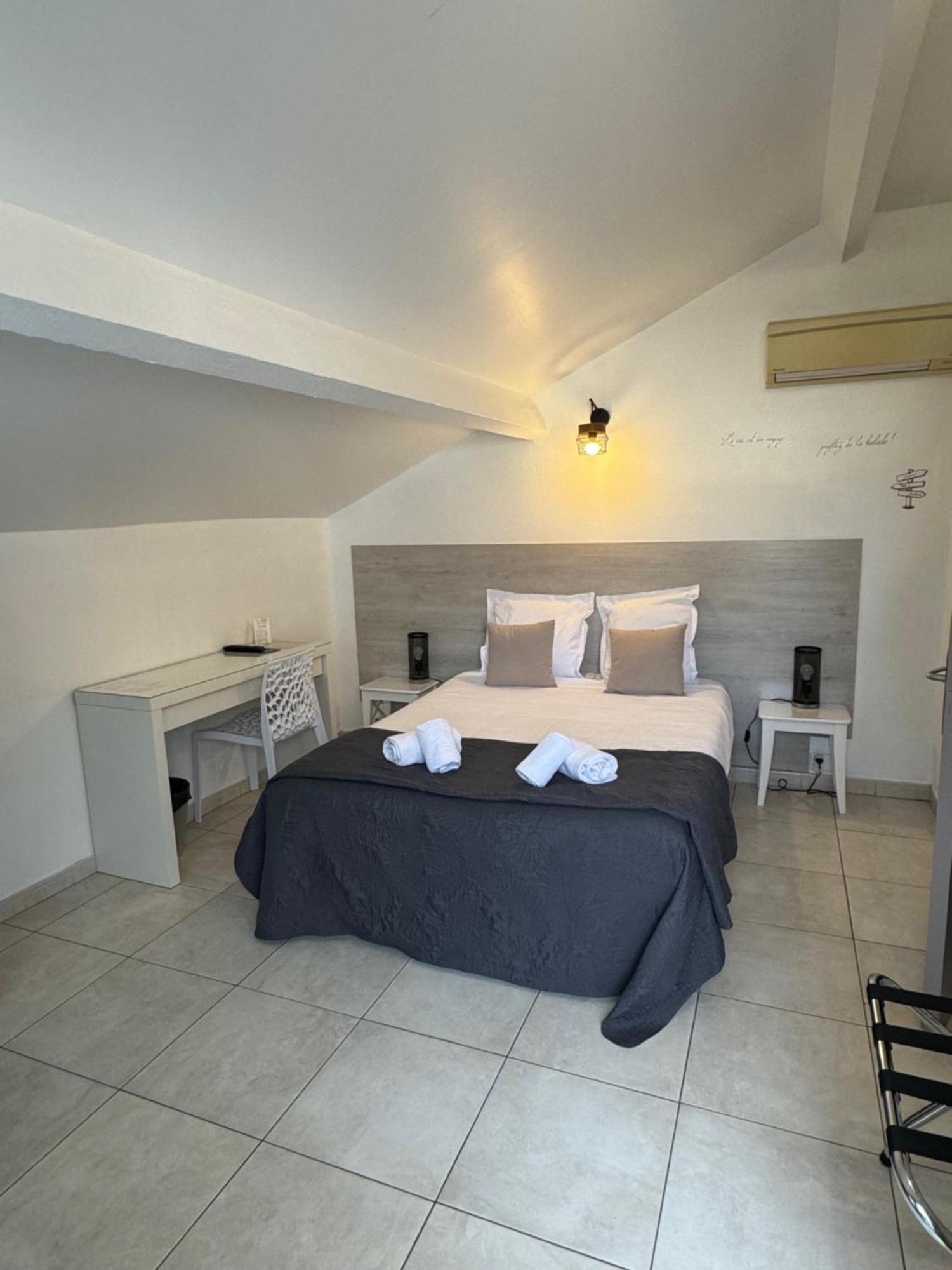 Hotel Le Medieval Aigues-Mortes Exterior foto