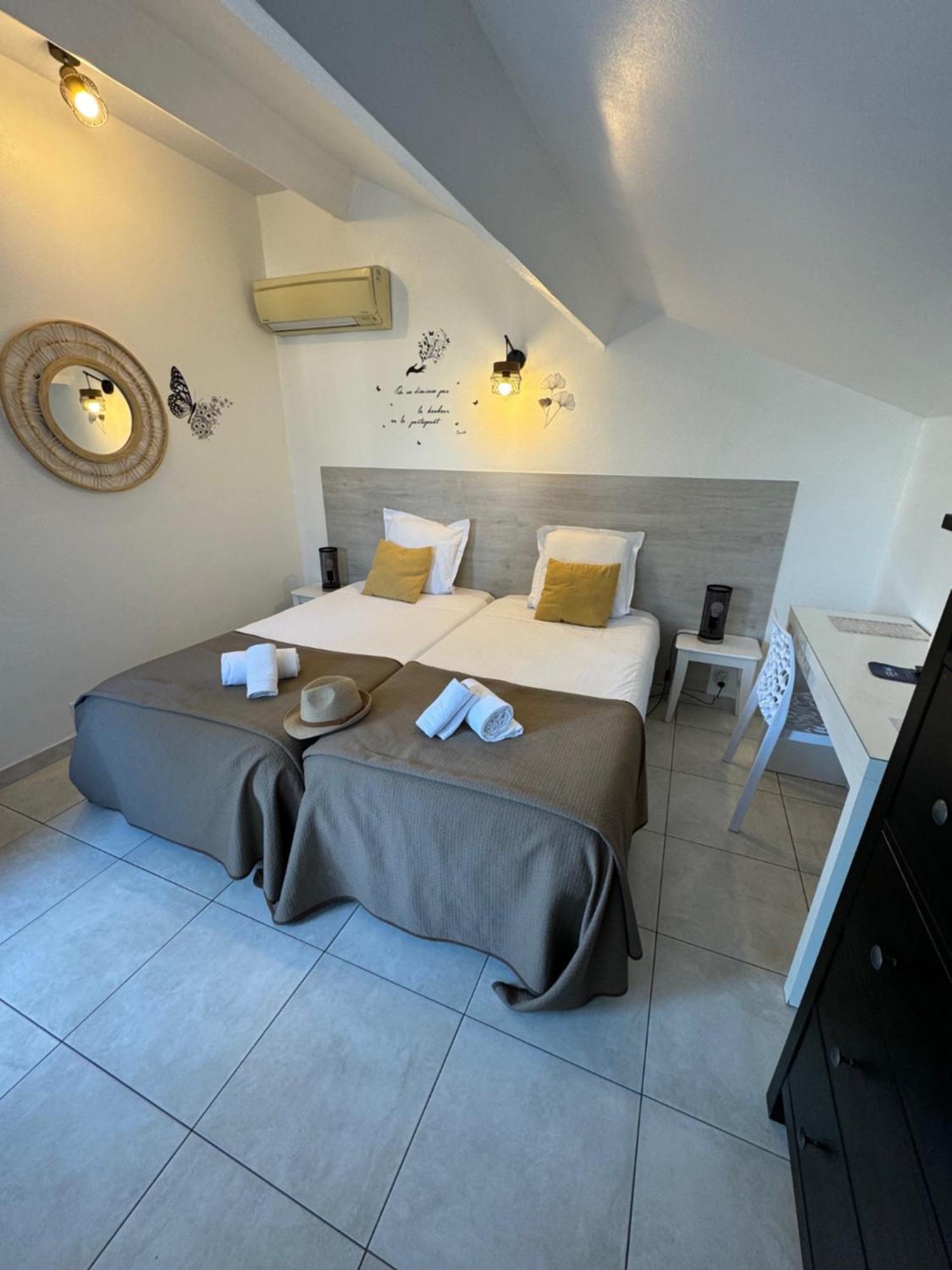 Hotel Le Medieval Aigues-Mortes Exterior foto