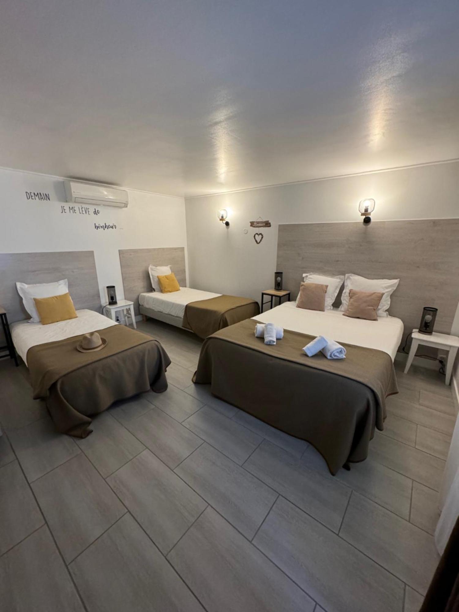 Hotel Le Medieval Aigues-Mortes Exterior foto