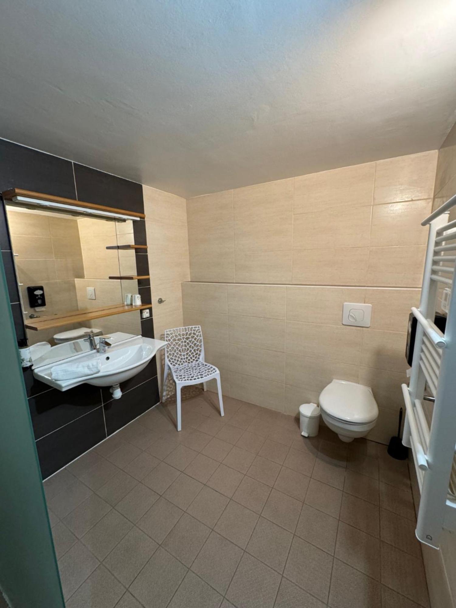 Hotel Le Medieval Aigues-Mortes Exterior foto